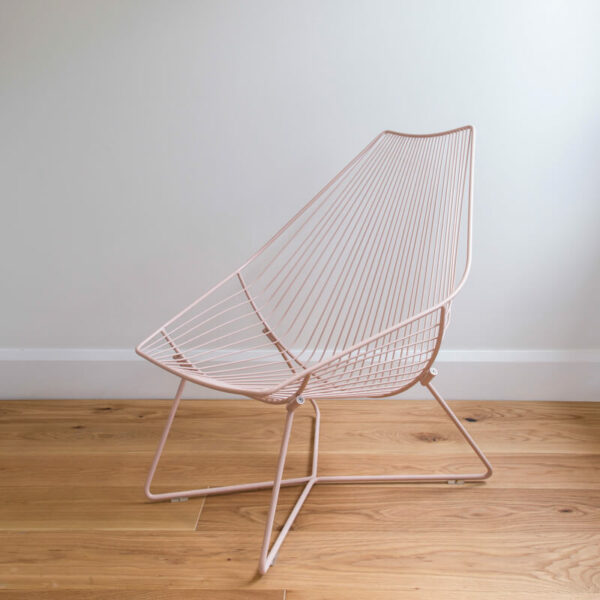 Wire Outdoor Chair - Piha Lounger in Blush